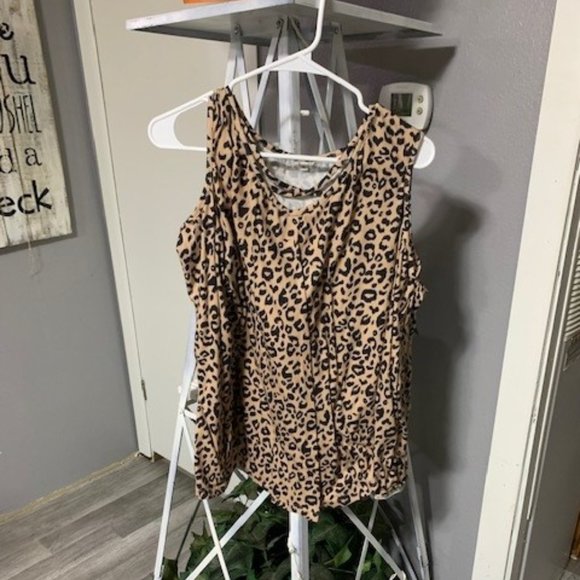 2 for $5-Animal Print Cold Shoulder Top Size XL - Picture 1 of 2